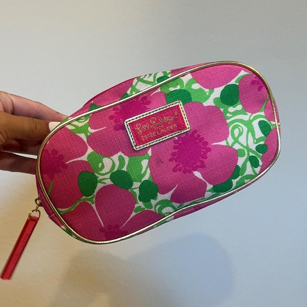 Lilly Pulitzer x Estèe Lauder pink and green floral makeup bag pouch beachy
